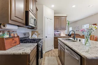 610 Boxwood Court, Greenville, TX 75402 - Photo 10