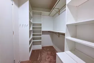 304 E Clover Park Dr, Fort Worth, TX 76140 - Photo 8