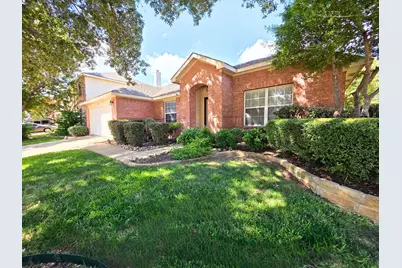304 E Clover Park Drive, Fort Worth, TX 76140 - Photo 1