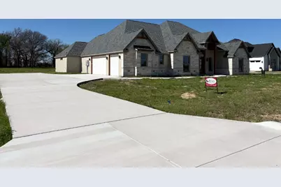 129 Heritage Springs Drive, Weatherford, TX 76087 - Photo 2