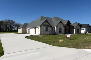 129 Heritage Springs Dr, Weatherford, TX 76087 - Photo 2