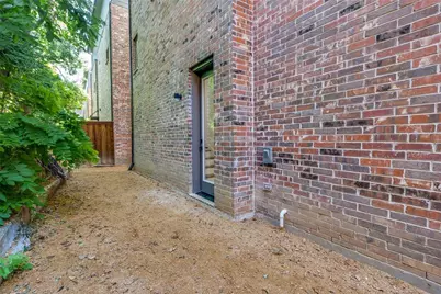 1552 Cosette Drive, Dallas, TX 75215 - Photo 20