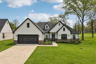 327 St Andrews Dr, Mabank, TX 75156 - Photo 1