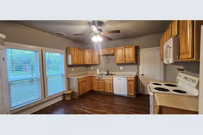 700 S Live Oak Street, Canton, TX 75103 - Photo 8