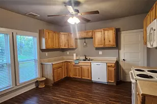 700 S Live Oak St, Canton, TX 75103 - Photo 8