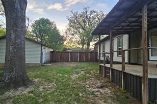 700 S Live Oak St, Canton, TX 75103 - Photo 26