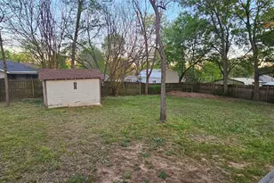 700 S Live Oak St, Canton, TX 75103 - Photo 22