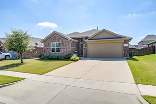 412 Blaze Ct, Burleson, TX 76028 - Photo 2