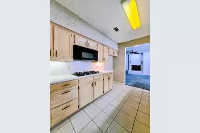 1020 Redbud Court, Arlington, TX 76012 - Photo 4