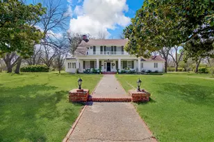 1200 Park Dr, Hillsboro, TX 76645 - Photo 1