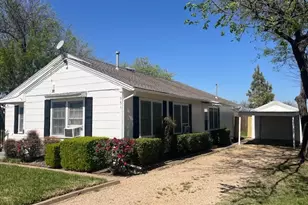 351 Fagg Dr, Lewisville, TX 75057 - Photo 2