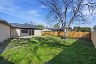 1817 Vine Dr, Garland, TX 75040 - Photo 22