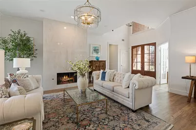 819 Hills Creek Drive, McKinney, TX 75072 - Photo 4