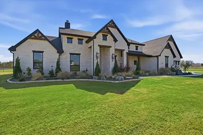 561 Royal Santana, Weatherford, TX 76087 - Photo 2