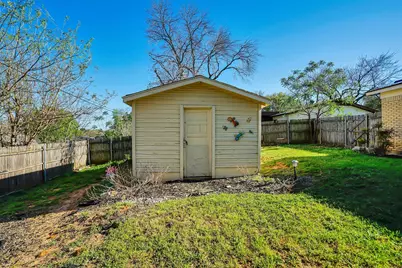 412 Fleming Drive, Hurst, TX 76053 - Photo 6