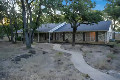 154 Stonewood Boulevard, Bartonville, TX 76226 - Photo 2