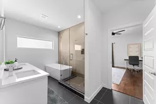 1526 Life Ave, Dallas, TX 75212 - Photo 18