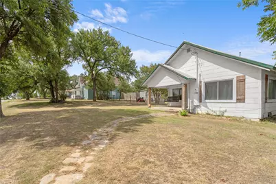 200 S Cleveland, Meridian, TX 76665 - Photo 2