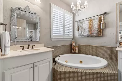 4021 Winsor Drive, Farmers Branch, TX 75244 - Photo 20