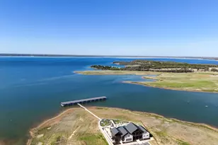 532 Lakeshore Ter, Windom, TX 75492 - Photo 1