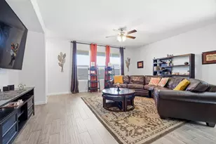 2502 Sunburst Dr, Glenn Heights, TX 75154 - Photo 12