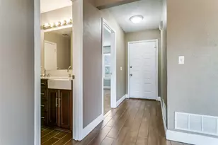 4201 Gayle Ct, Flower Mound, TX 75028 - Photo 4