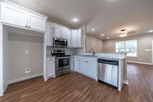 1030 W Gandy St, Denison, TX 75020 - Photo 10