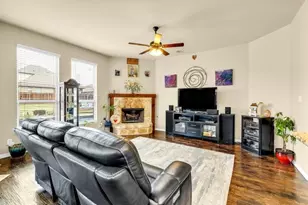 905 Cloudlock Dr, Saginaw, TX 76179 - Photo 8