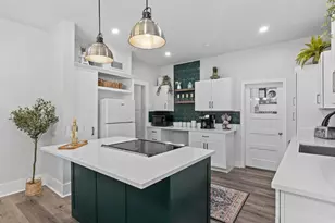 711 W Knox St, Ennis, TX 75119 - Photo 8
