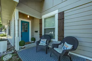 711 W Knox St, Ennis, TX 75119 - Photo 6