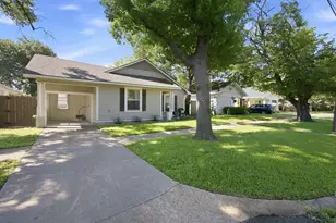 711 W Knox St, Ennis, TX 75119 - Photo 4