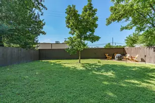 711 W Knox St, Ennis, TX 75119 - Photo 30