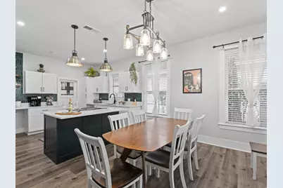 711 W Knox Street, Ennis, TX 75119 - Photo 1