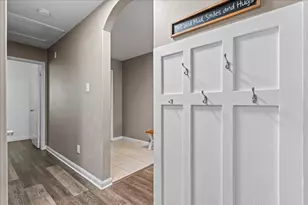 6113 Chalk Hollow Dr, Fort Worth, TX 76179 - Photo 8