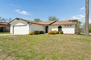 701 Salsbury Cir, Arlington, TX 76014 - Photo 2