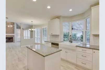 1081 Woodbriar Drive, Grapevine, TX 76051 - Photo 12