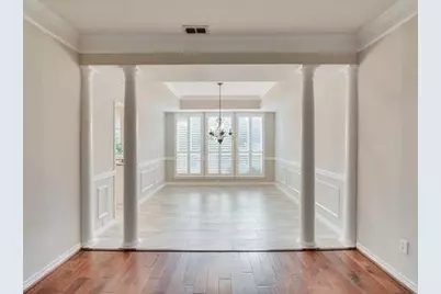 1081 Woodbriar Drive, Grapevine, TX 76051 - Photo 6