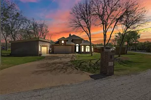 8258 Lax Dr, Fort Worth, TX 76126 - Photo 4