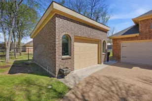 8258 Lax Dr, Fort Worth, TX 76126 - Photo 32