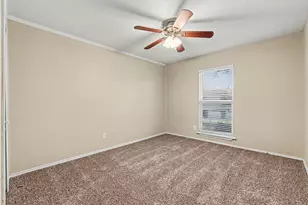 7427 Sandhurst Ln N, North Richland Hills, TX 76182 - Photo 16