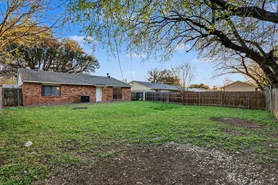 7427 Sandhurst Lane N, North Richland Hills, TX 76182 - Photo 18