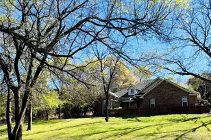 101 Burton Hill Dr, Weatherford, TX 76087 - Photo 2