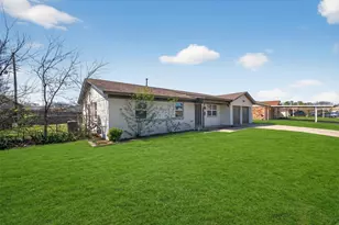 809 Michelle Dr, Everman, TX 76140 - Photo 2