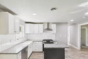 610 Erie St, Cleburne, TX 76031 - Photo 4