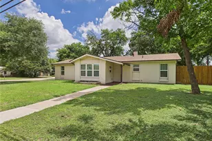 5601 Oak Grove Rd W, Fort Worth, TX 76134 - Photo 2