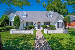 1127 Willowcreek Dr, Lancaster, TX 75146 - Photo 2