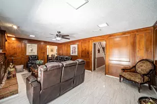 1127 Willowcreek Dr, Lancaster, TX 75146 - Photo 6