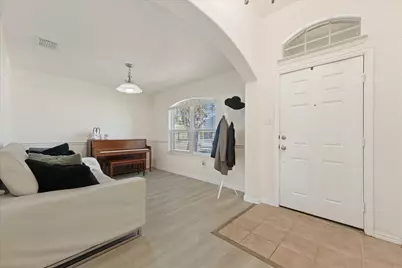 919 Fleetwood Cove Drive, Grand Prairie, TX 75052 - Photo 6