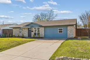 1914 Lawndale Dr, Carrollton, TX 75006 - Photo 2