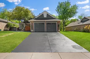 2516 Lake Bend Terrace, Carrollton, TX 75006 - Photo 2